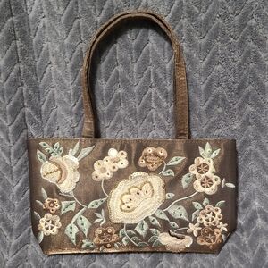 Floral Embroidered Clutch Purse